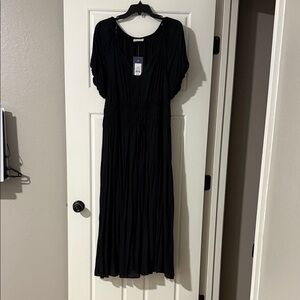 Universal Thread Elegant Black Midi Dress
